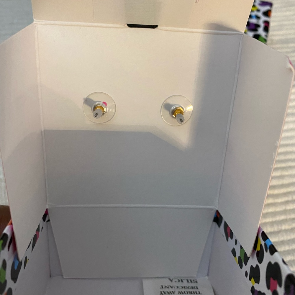 Betsey Johnson Multicolor Skull Stud Earrings NWOT - Picture 5 of 6